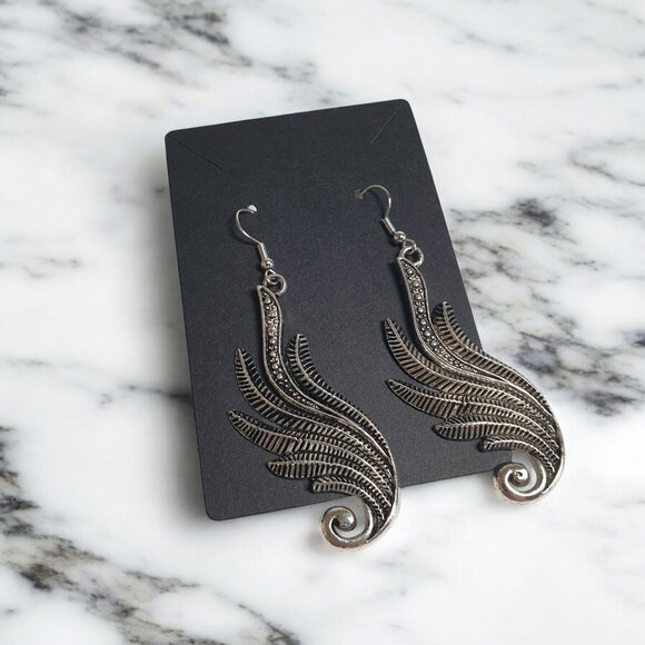 Silver Tone Leaf Wings Feather Dangle Earrings Fashion Angel Costume NEW - Picture 1 of 4